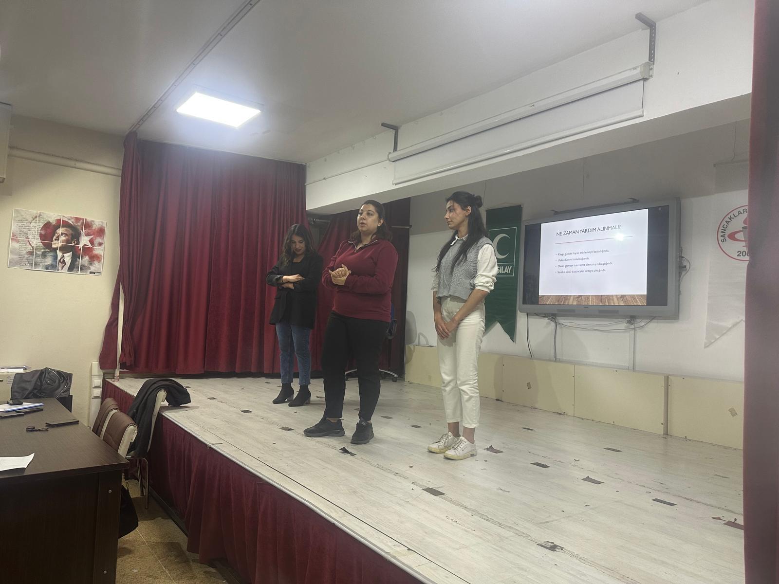 Kariyer Yolunda Kaygı Yönetimi ve Akran Deneyimleri Konferansı