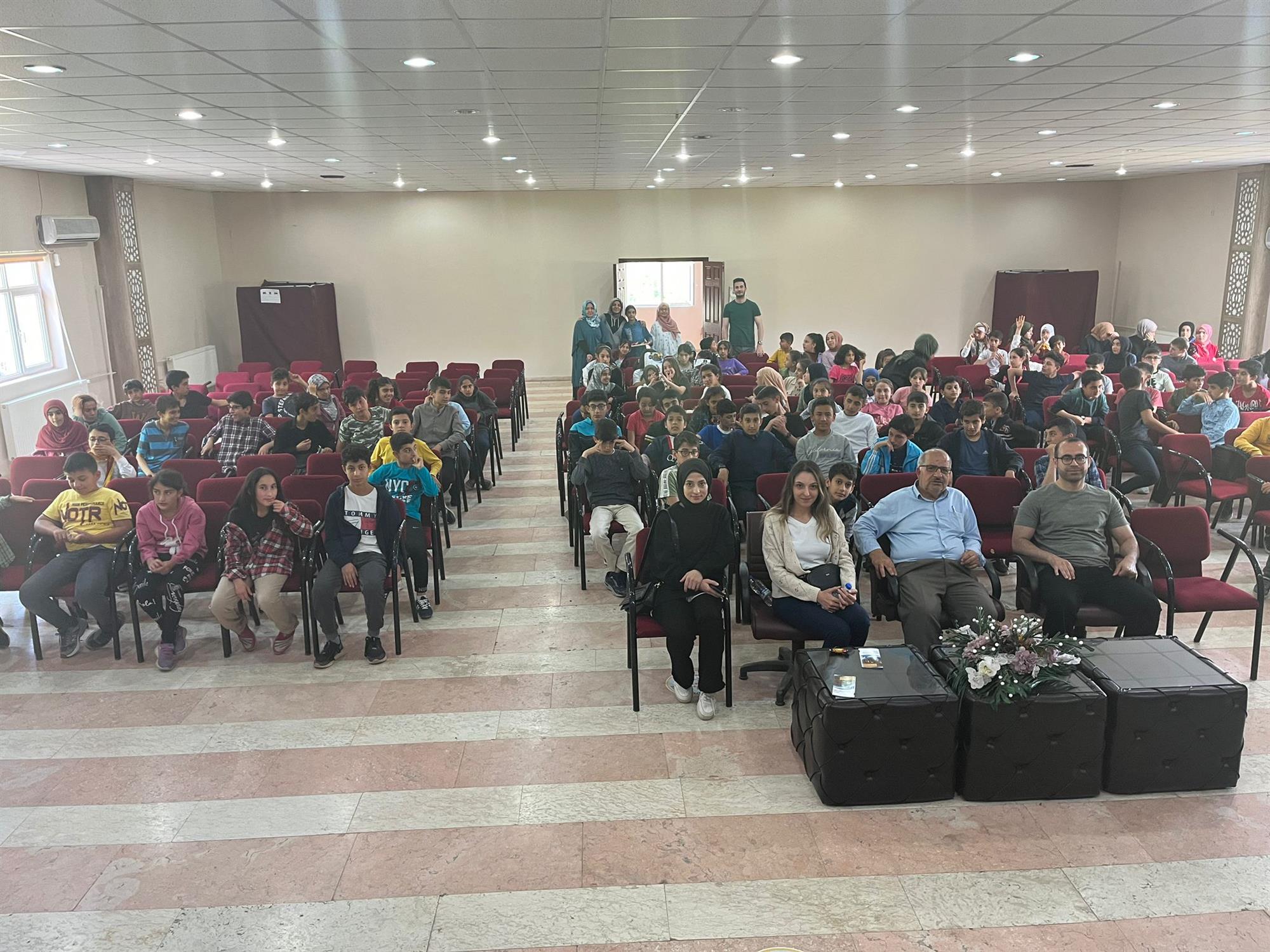 Siirt Üniversitesi- Siirt Tillo İsmail Fakirullah İmam Hatip Ortaokulu Kariyer Konferansı 